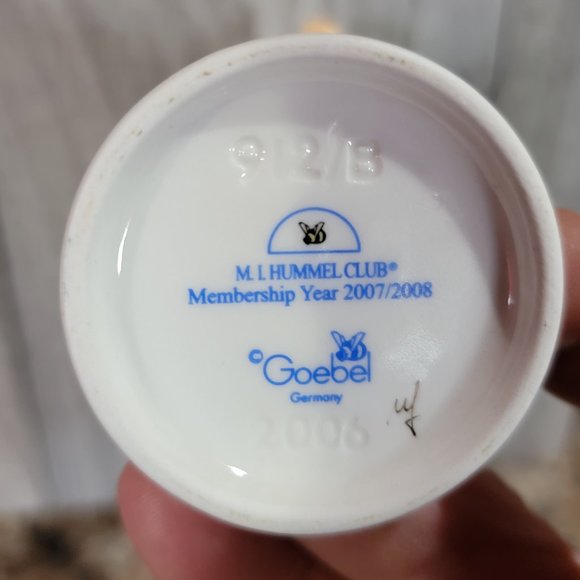 M.I. Hummel Club "Spring Waltz" #912/B tmk-8  2007/2008 membership year. - Picture 6 of 6